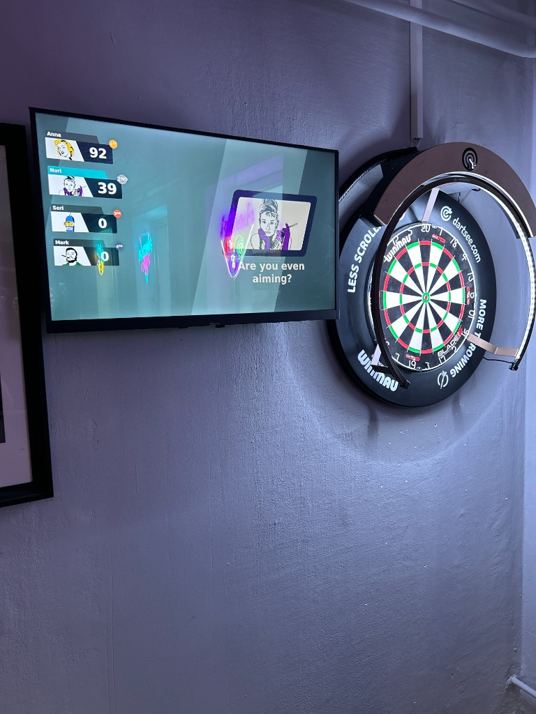 Interaktív Dartsee TV kijelzővel